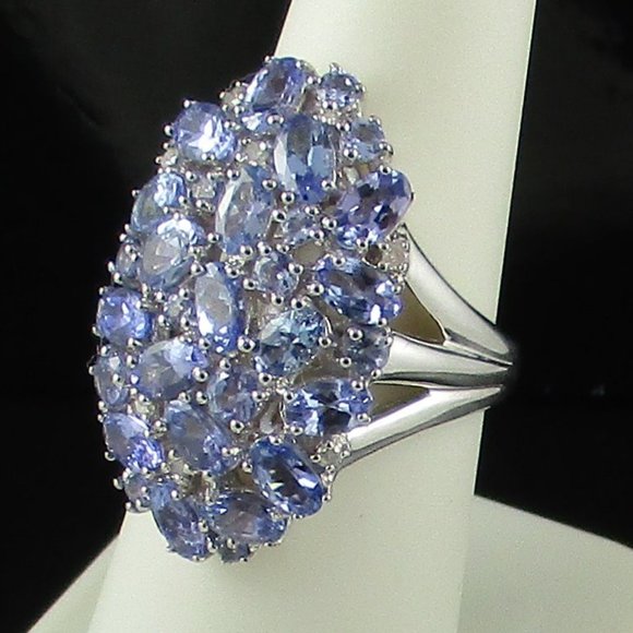 4.20ct Tanzanite Bold Oval Cluster Ring - Picture 7 of 8